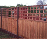 F25 - 6 x 3 Feather edge panel with 6 x 2 Trellis and plastic posts and gravel boards